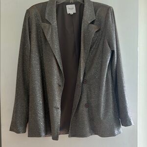 Le Lis Women's Shimmering Gray Blazer